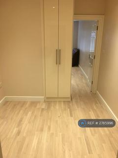 Studio to rent, Canterbury Road, Harrow, HA1