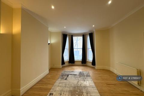 2 bedroom flat to rent, Oakfield Road, Croydon, CR0