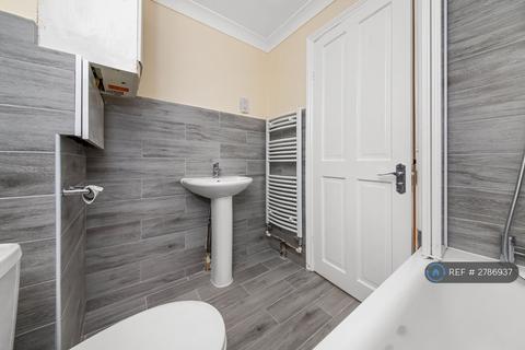 2 bedroom flat to rent, Oakfield Road, Croydon, CR0