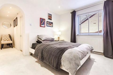undefined, Pinewood Avenue, Crowthorne, Berkshire