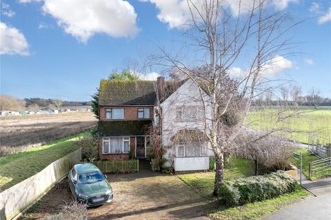 4 bedroom detached house for sale, Willen Road, Newport Pagnell, Buckinghamshire, MK16