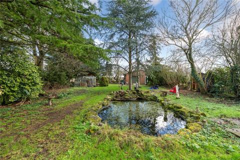 4 bedroom detached house for sale, Willen Road, Newport Pagnell, Buckinghamshire, MK16