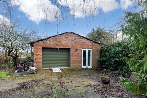 4 bedroom detached house for sale, Willen Road, Newport Pagnell, Buckinghamshire, MK16