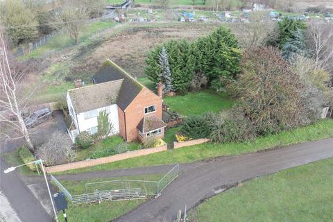 4 bedroom detached house for sale, Willen Road, Newport Pagnell, Buckinghamshire, MK16