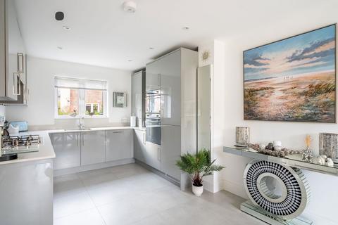 4 bedroom detached house for sale, Chestnut Drive, Pulborough RH20