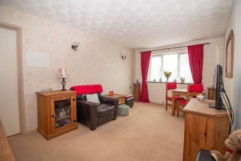 2 bedroom flat for sale, Christyne Court, Stakes Road, Purbrook, PO7 5XT