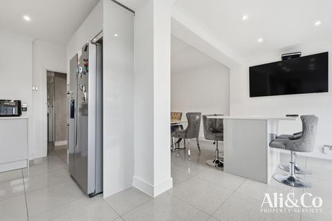 5 bedroom semi-detached house for sale, Long Lane, Grays