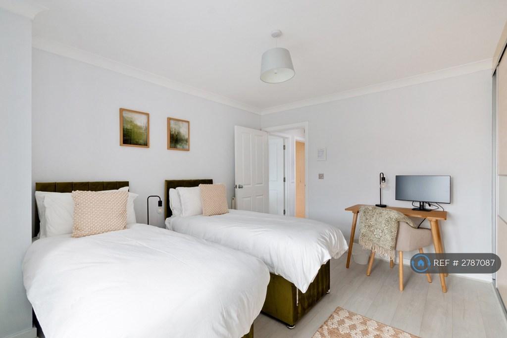 Bedroom 2 - 2 Single Beds Or Kingsize Bed