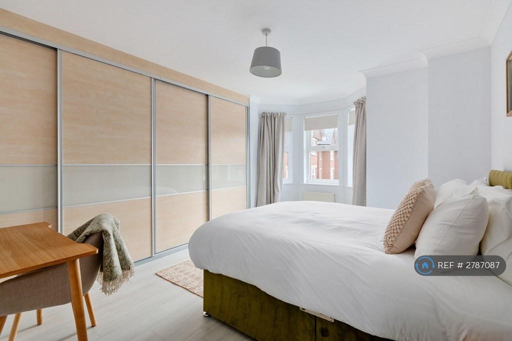 Bedroom 2 - Kingsize Bed Or 2 Single Beds