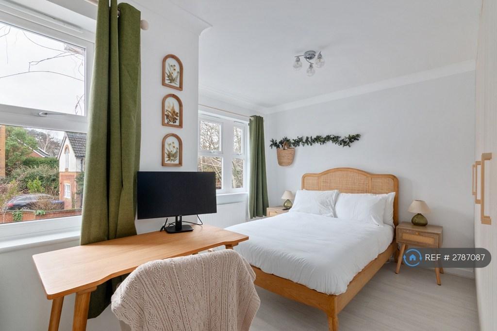 Bedroom 4 - Double Bed