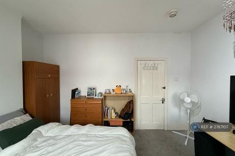 4 bedroom terraced house to rent, Kensington Road, Coventry, CV5
