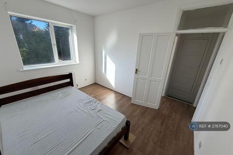 3 bedroom semi-detached house to rent, Greenwich, London, SE12
