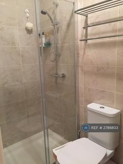 4 bedroom terraced house to rent, Montagu Road, London, NW4