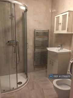 4 bedroom terraced house to rent, Montagu Road, London, NW4