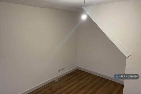 4 bedroom end of terrace house to rent, Priory Gardens, Dartford, DA1