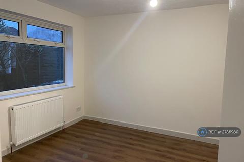 4 bedroom end of terrace house to rent, Priory Gardens, Dartford, DA1