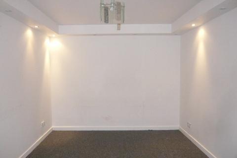 4 bedroom house to rent, Rochester Avenue, Feltham