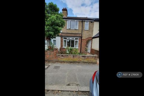 4 bedroom terraced house to rent, Tudor Road, Hayes, UB3