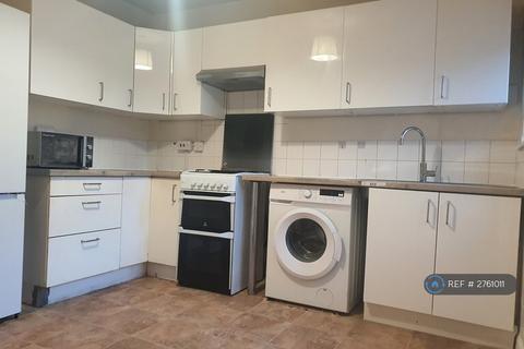 4 bedroom terraced house to rent, Tudor Road, Hayes, UB3