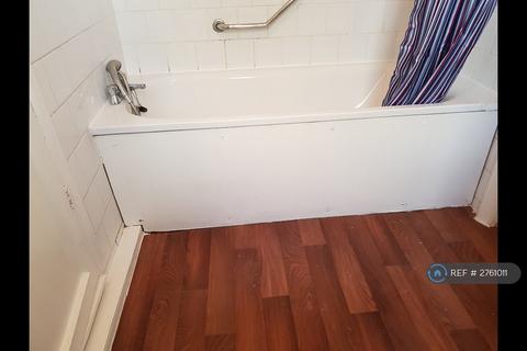 4 bedroom terraced house to rent, Tudor Road, Hayes, UB3