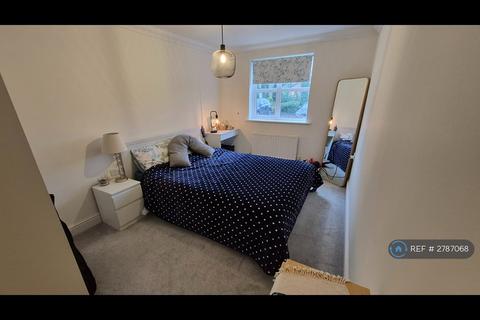2 bedroom flat to rent, Baddesley Road, Chandler's Ford, SO53