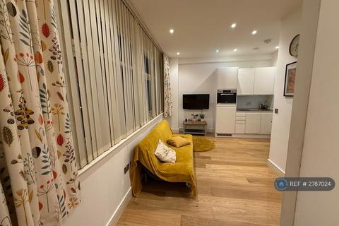 undefined, Luton, Luton, LU1