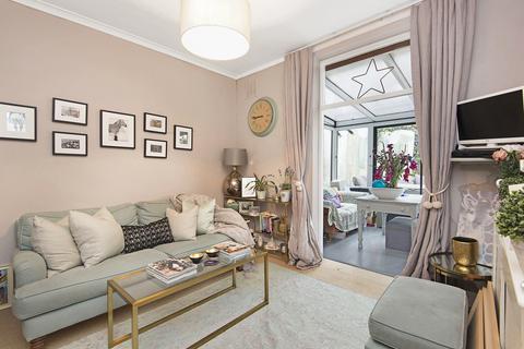 2 bedroom house to rent, Town Hall Road, SW11
