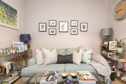 2 bedroom house to rent, Town Hall Road, SW11
