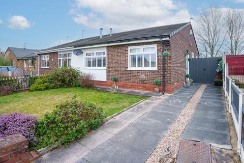2 bedroom semi-detached bungalow for sale, Oakdene Avenue, Woolston, WA1