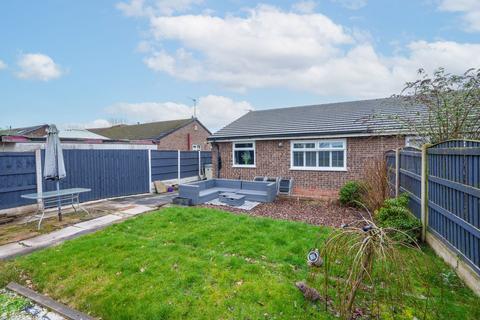 2 bedroom semi-detached bungalow for sale, Oakdene Avenue, Woolston, WA1