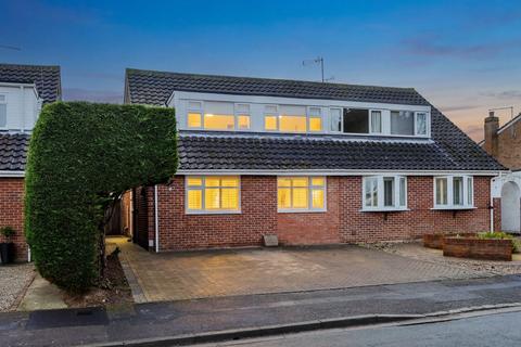 undefined, Telford Crescent, Woodley, RG5