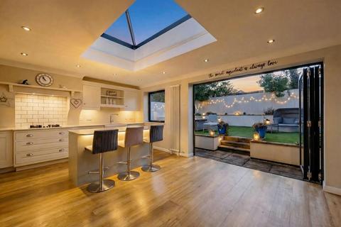 undefined, Telford Crescent, Woodley, RG5