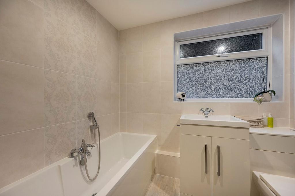 Ground Floor Bathroom