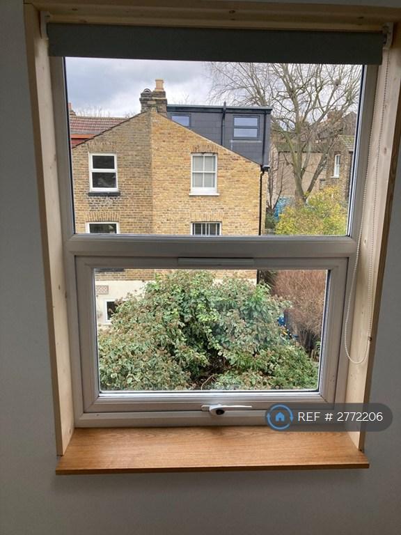 Bedroom Overlooking Garden At Back
