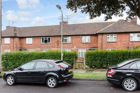 1 bedroom ground floor flat for sale, Kingsbridge Road, Harold HIll, RM3
