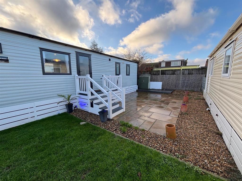 Willerby-Lamberhurst-2025-CAR0064295-128102712.jpg