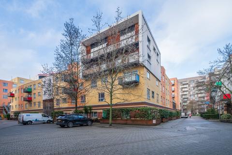 3 bedroom maisonette for sale, Teal Street, London, SE10