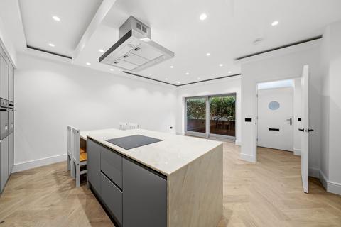 3 bedroom maisonette for sale, Teal Street, London, SE10