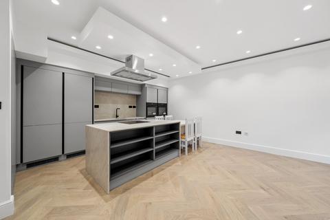 3 bedroom maisonette for sale, Teal Street, London, SE10