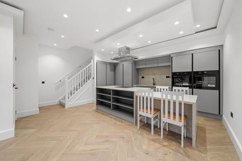 3 bedroom maisonette for sale, Teal Street, London, SE10