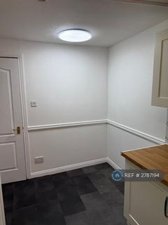 2 bedroom flat to rent, North Werber Place, Edinburgh, EH4