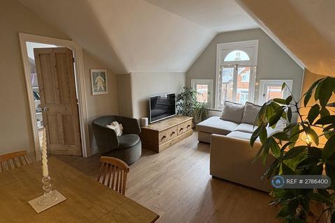 2 bedroom flat to rent, St. Stephens Gardens, Twickenham, TW1