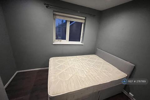undefined, Long Lynderswood, Basildon, SS15