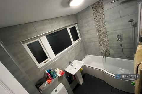 undefined, Long Lynderswood, Basildon, SS15