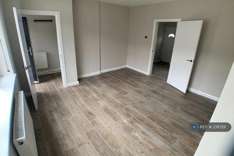 3 bedroom end of terrace house to rent, Anson Street, Eccles, Manchester, M30