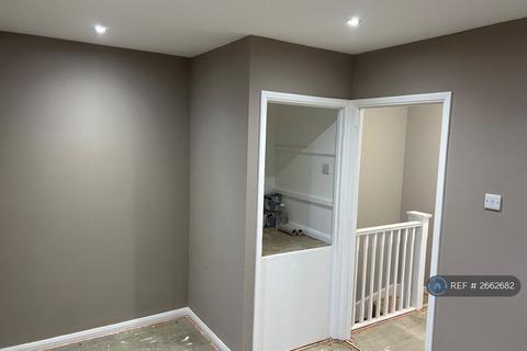 2 bedroom terraced house to rent, Cusak Road, Chelmsford, CM2