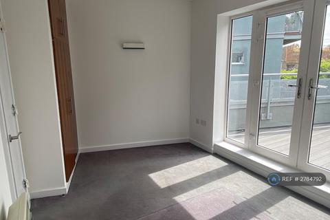 1 bedroom flat to rent, Western House, Brentford, TW8
