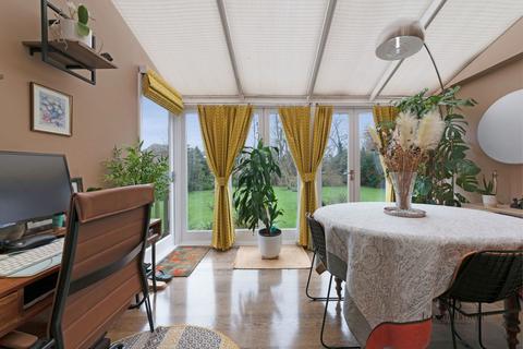 2 bedroom flat for sale, Mapesbury Road, NW6