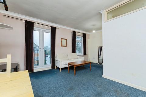 1 bedroom flat for sale, Chaldon Road, Caterham, CR3