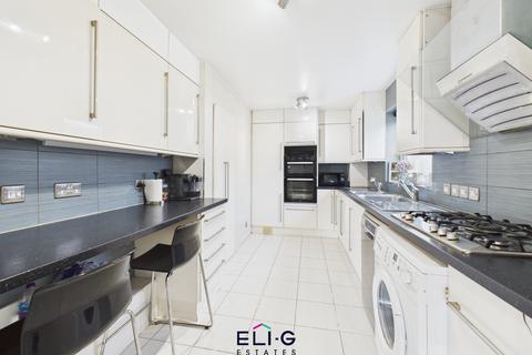 2 bedroom flat for sale, Downhurst Court, Parson Street, NW4 1QT